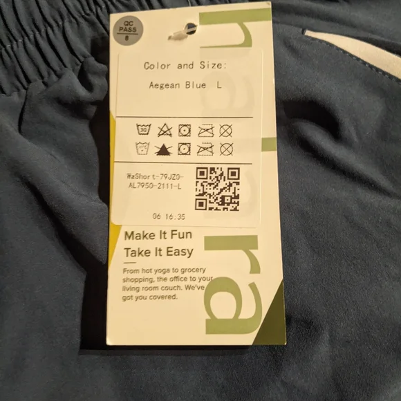 [NWT] Halara - High-Rise Contrast Trim 2.5" Shorts | Large | Aegean Blue - Picture 2 of 13